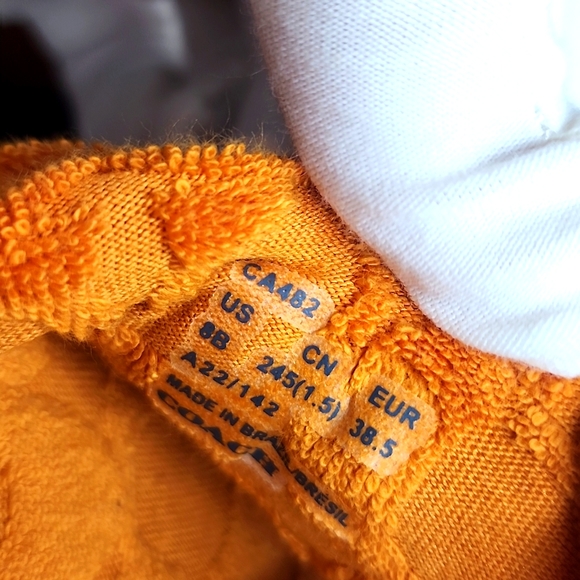 ⭐️COACH 💯 NWT “BRIDGETT TERRY" SLIDERS, SIZE 8-B, PAPAYA COLOR - Picture 9 of 16